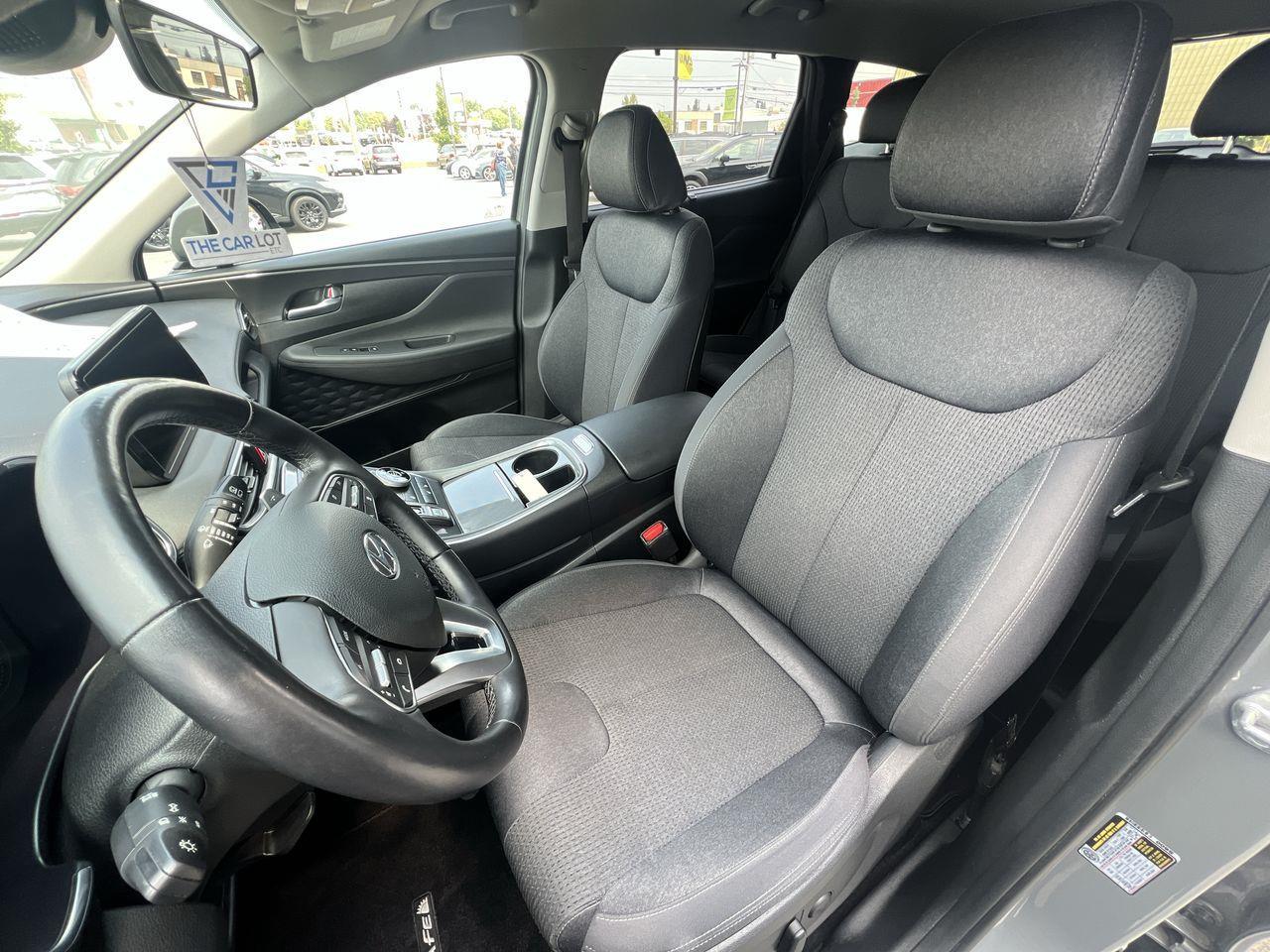 2023 Hyundai Santa Fe Preferred AWD, SIRIUS XM, APPLE CARPLAY/ANDROID AUTO, CRUISE CONTROL, HEATED SEATS, REMOTE START, BACK UP CAME Photo