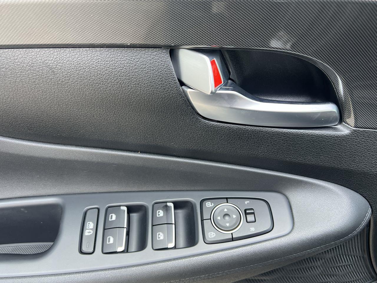 2023 Hyundai Santa Fe Preferred AWD, SIRIUS XM, APPLE CARPLAY/ANDROID AUTO, CRUISE CONTROL, HEATED SEATS, REMOTE START, BACK UP CAME Photo