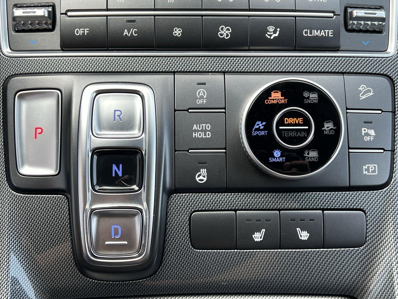 2023 Hyundai Santa Fe Preferred AWD, SIRIUS XM, APPLE CARPLAY/ANDROID AUTO, CRUISE CONTROL, HEATED SEATS, REMOTE START, BACK UP CAME Photo