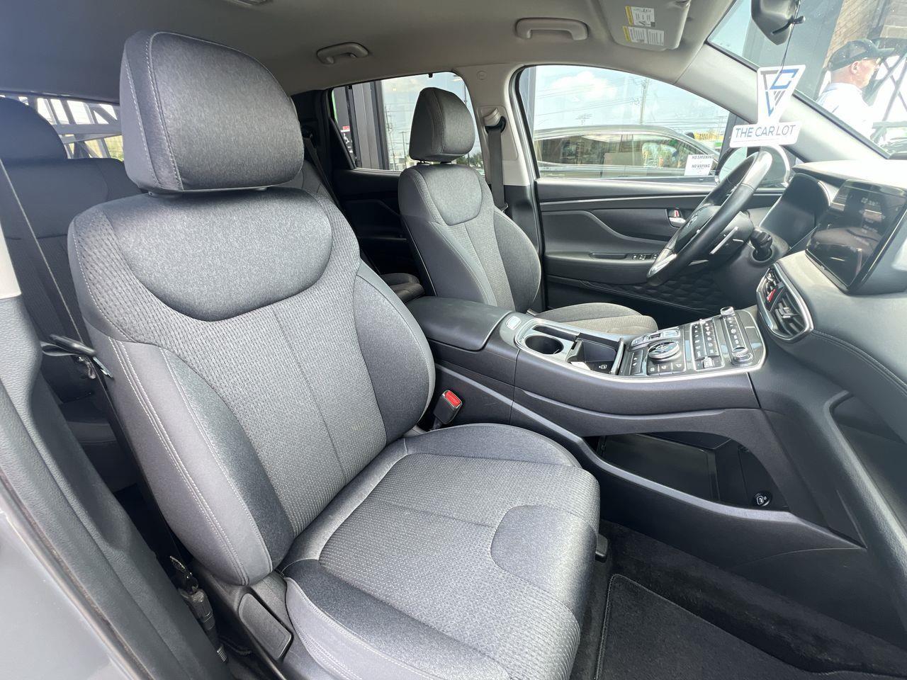 2023 Hyundai Santa Fe Preferred AWD, SIRIUS XM, APPLE CARPLAY/ANDROID AUTO, CRUISE CONTROL, HEATED SEATS, REMOTE START, BACK UP CAME Photo