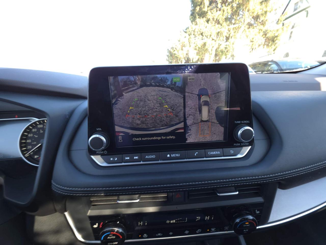 2023 Nissan Rogue SV Moonroof Sunroof, Heated seats, low kms Photo