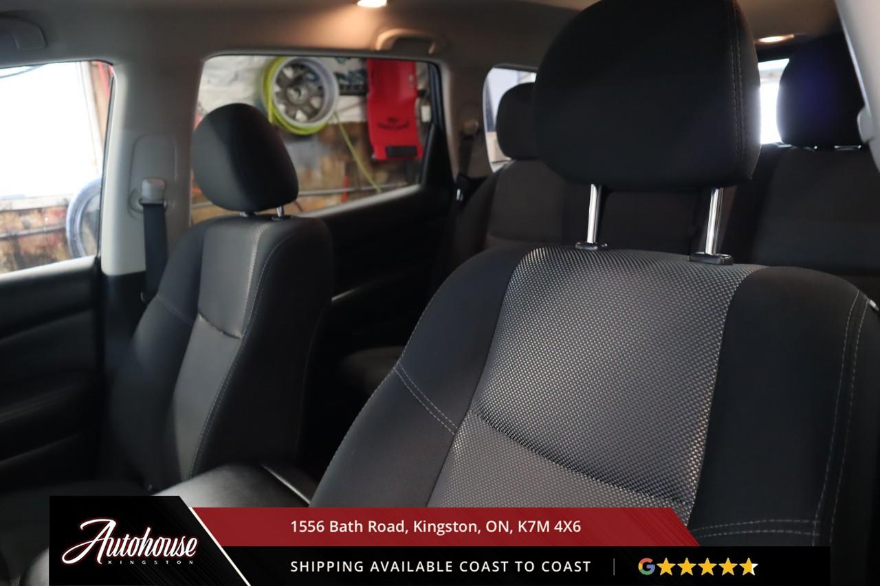 2020 Nissan Pathfinder 3RD ROW SEATING - BACKUP CAM Photo