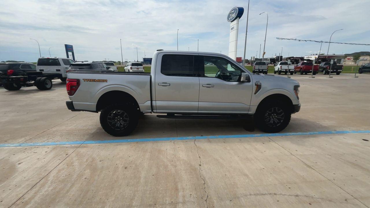 2025 Ford F-150 Tremor 4WD SuperCrew 5.5' Box Photo5