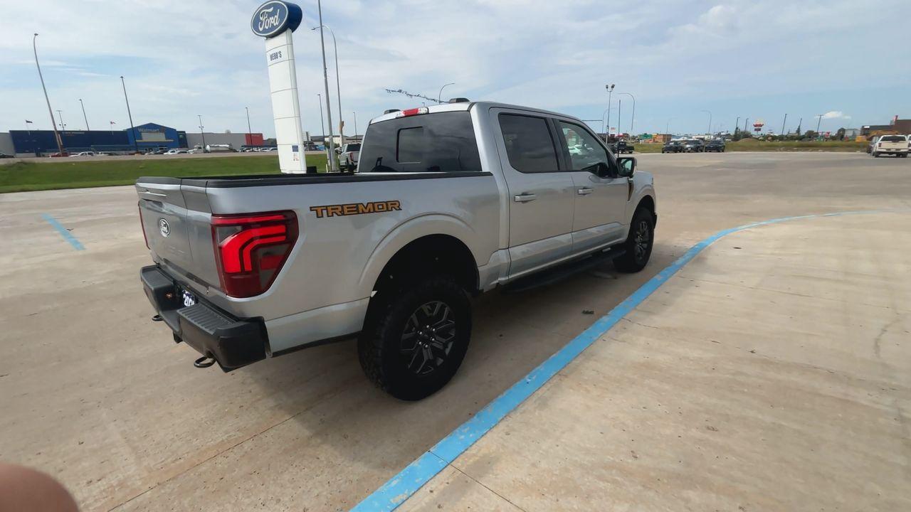 2025 Ford F-150 Tremor 4WD SuperCrew 5.5' Box Photo5