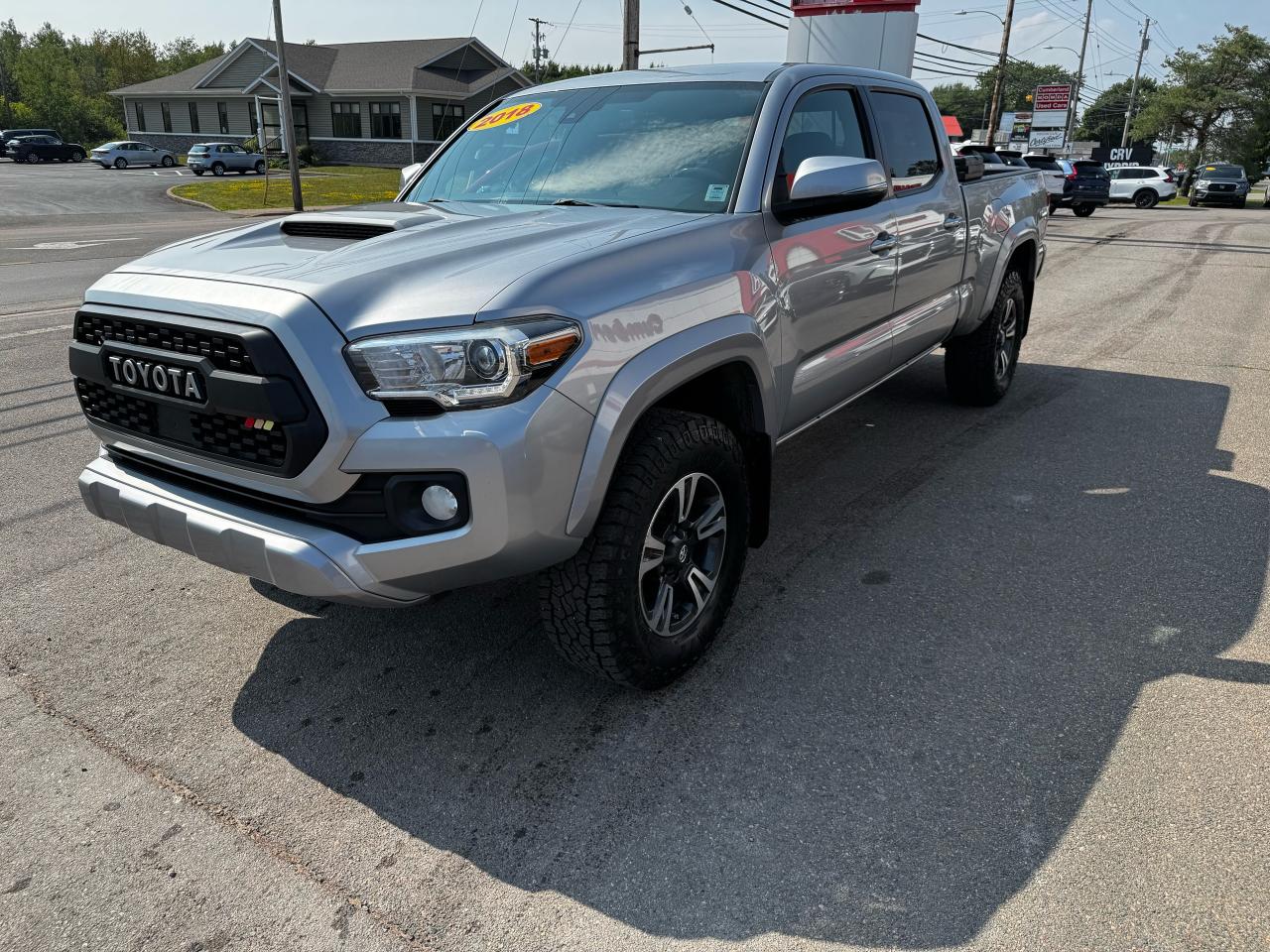 2018 Toyota Tacoma SR5 Photo3