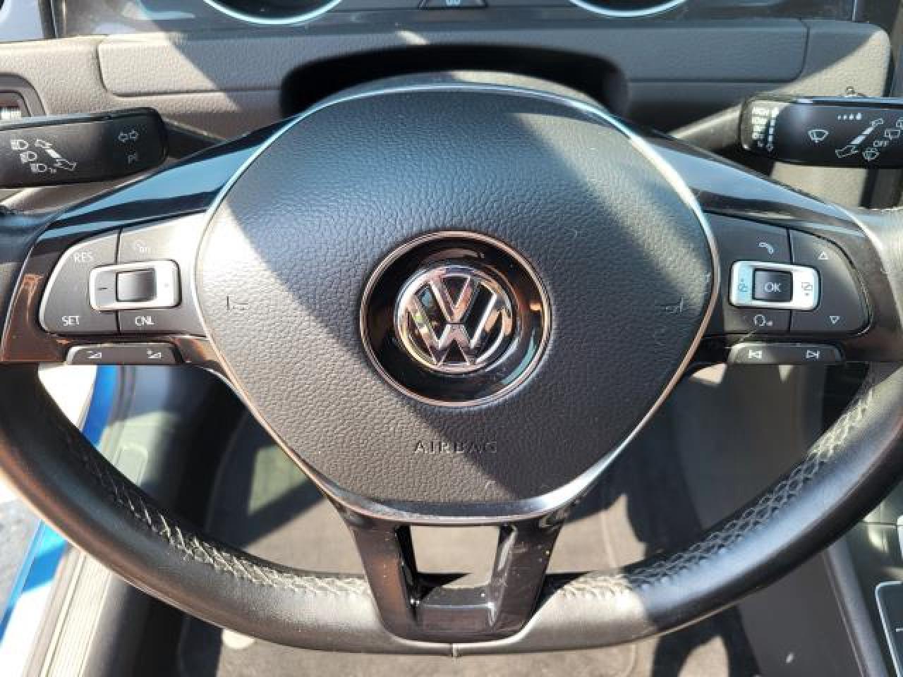 2018 Volkswagen Golf TRENDLINE Photo10