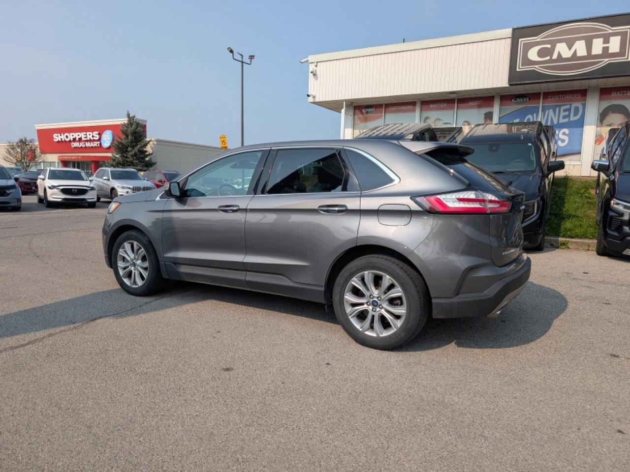 2021 Ford Edge Titanium  **CANADIAN TOURING PACKAGE** Photo2