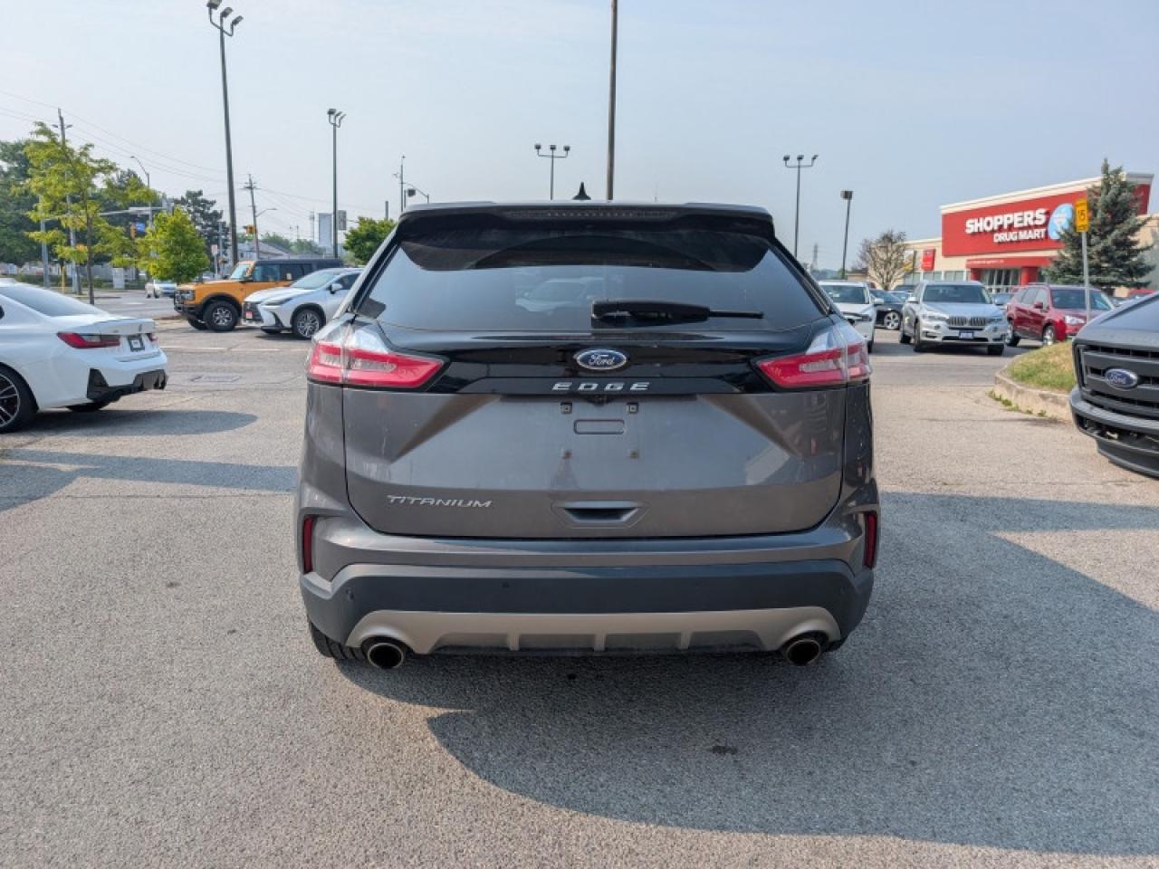 2021 Ford Edge Titanium  **CANADIAN TOURING PACKAGE** Photo3