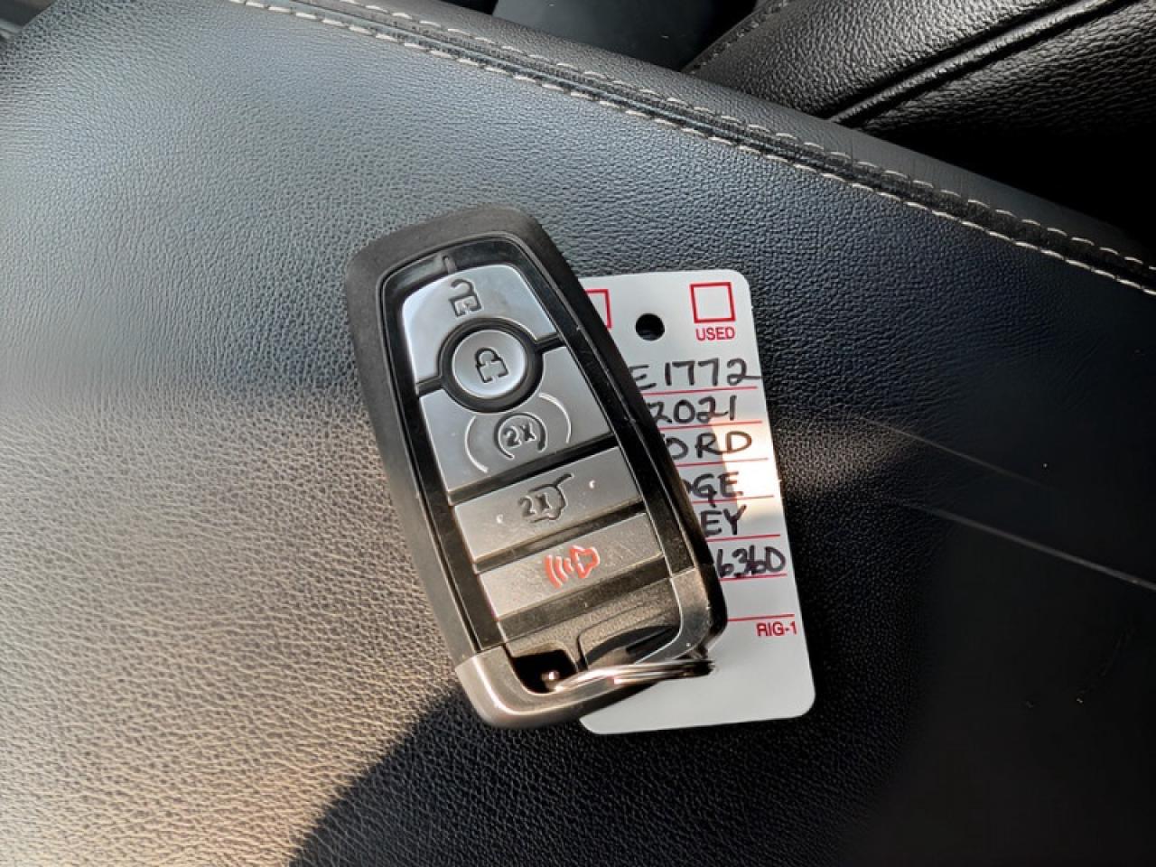 2021 Ford Edge Titanium  **CANADIAN TOURING PACKAGE** Photo