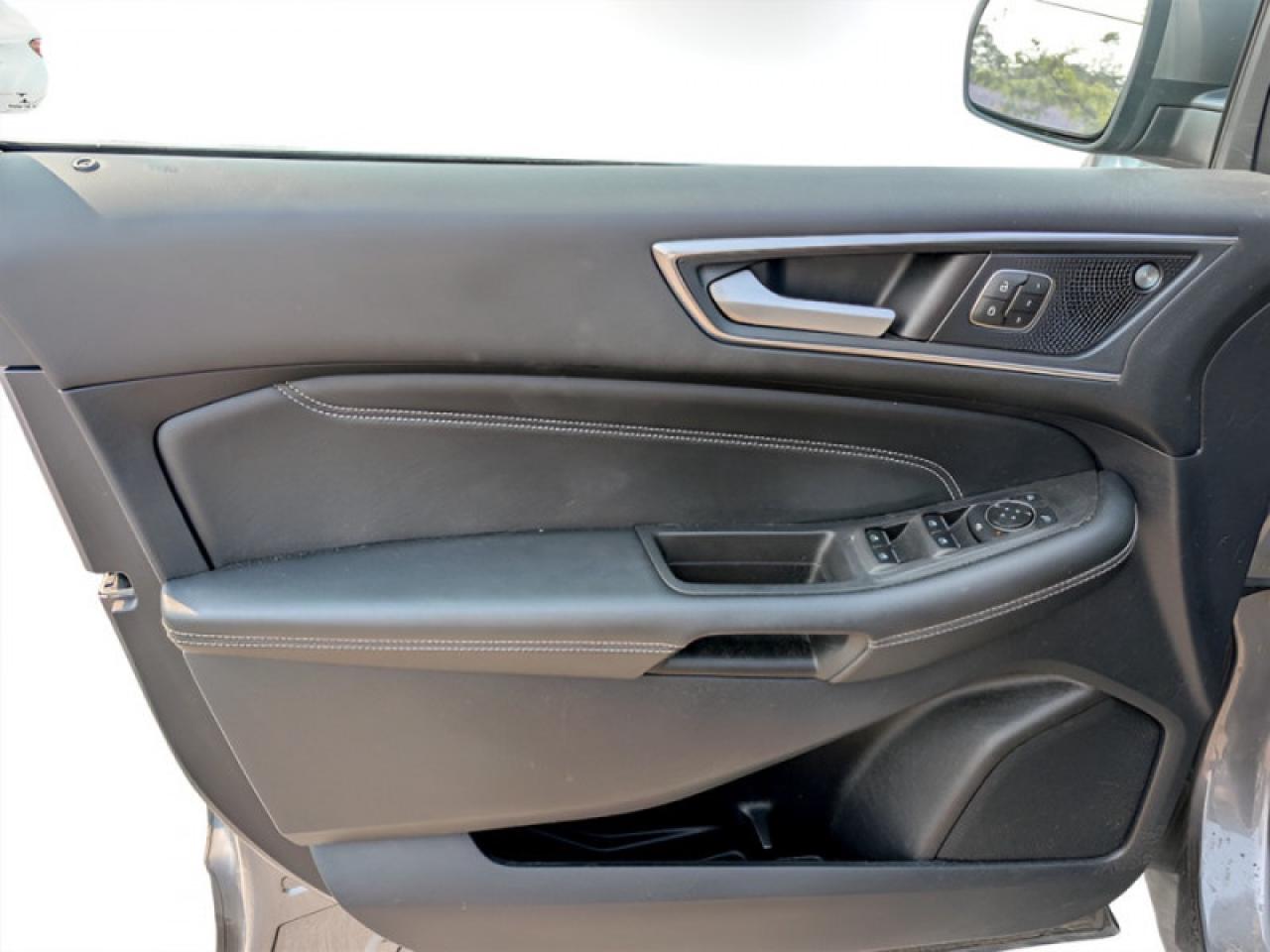 2021 Ford Edge Titanium  **CANADIAN TOURING PACKAGE** Photo