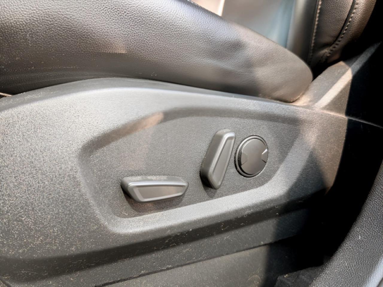 2021 Ford Edge Titanium  **CANADIAN TOURING PACKAGE** Photo