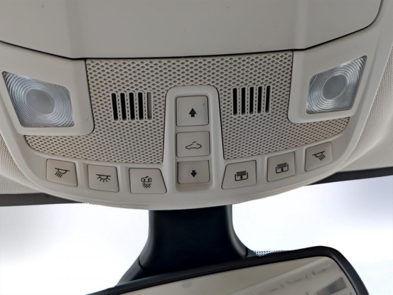 2021 Ford Edge Titanium  **CANADIAN TOURING PACKAGE** Photo