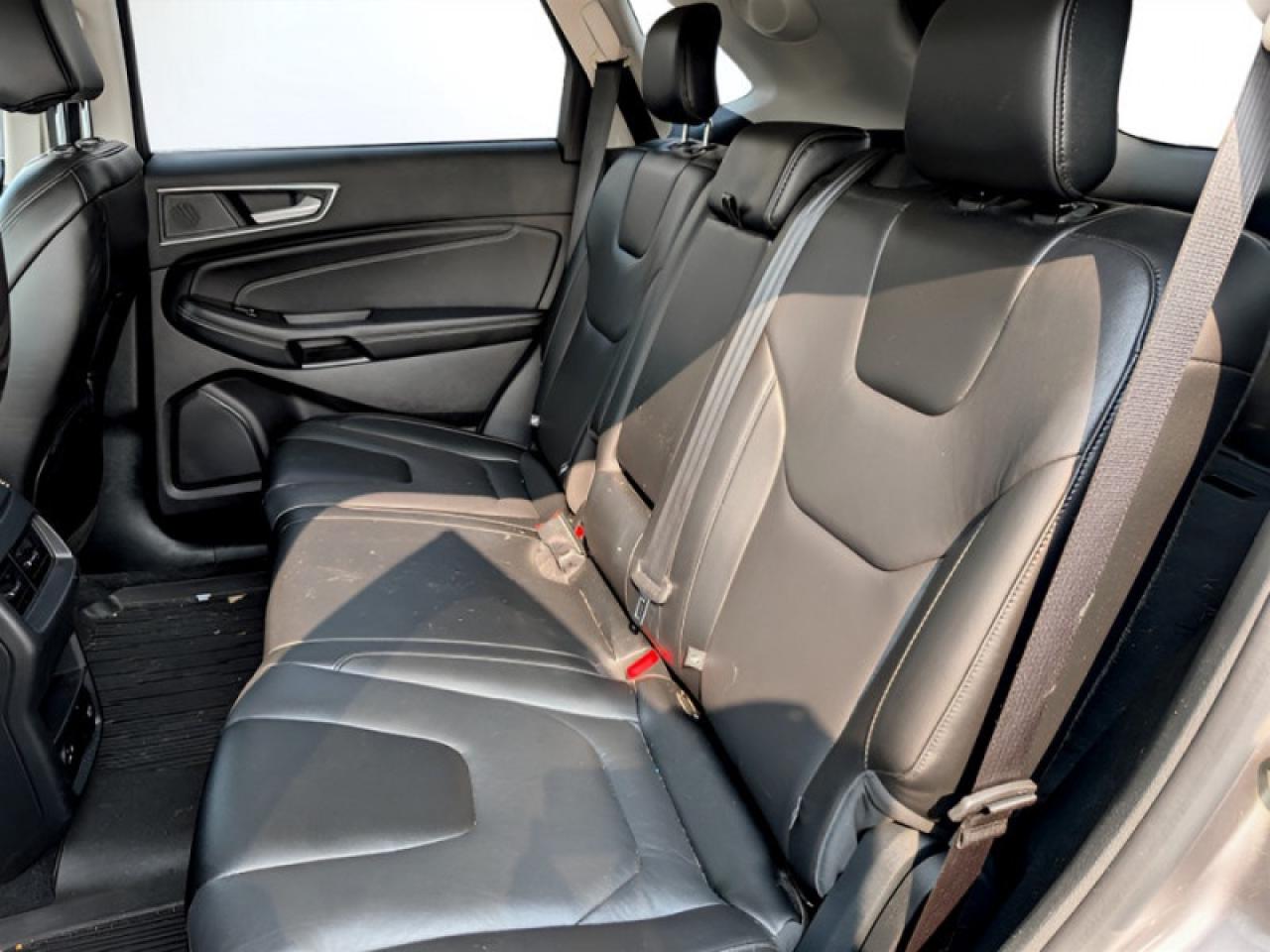 2021 Ford Edge Titanium  **CANADIAN TOURING PACKAGE** Photo