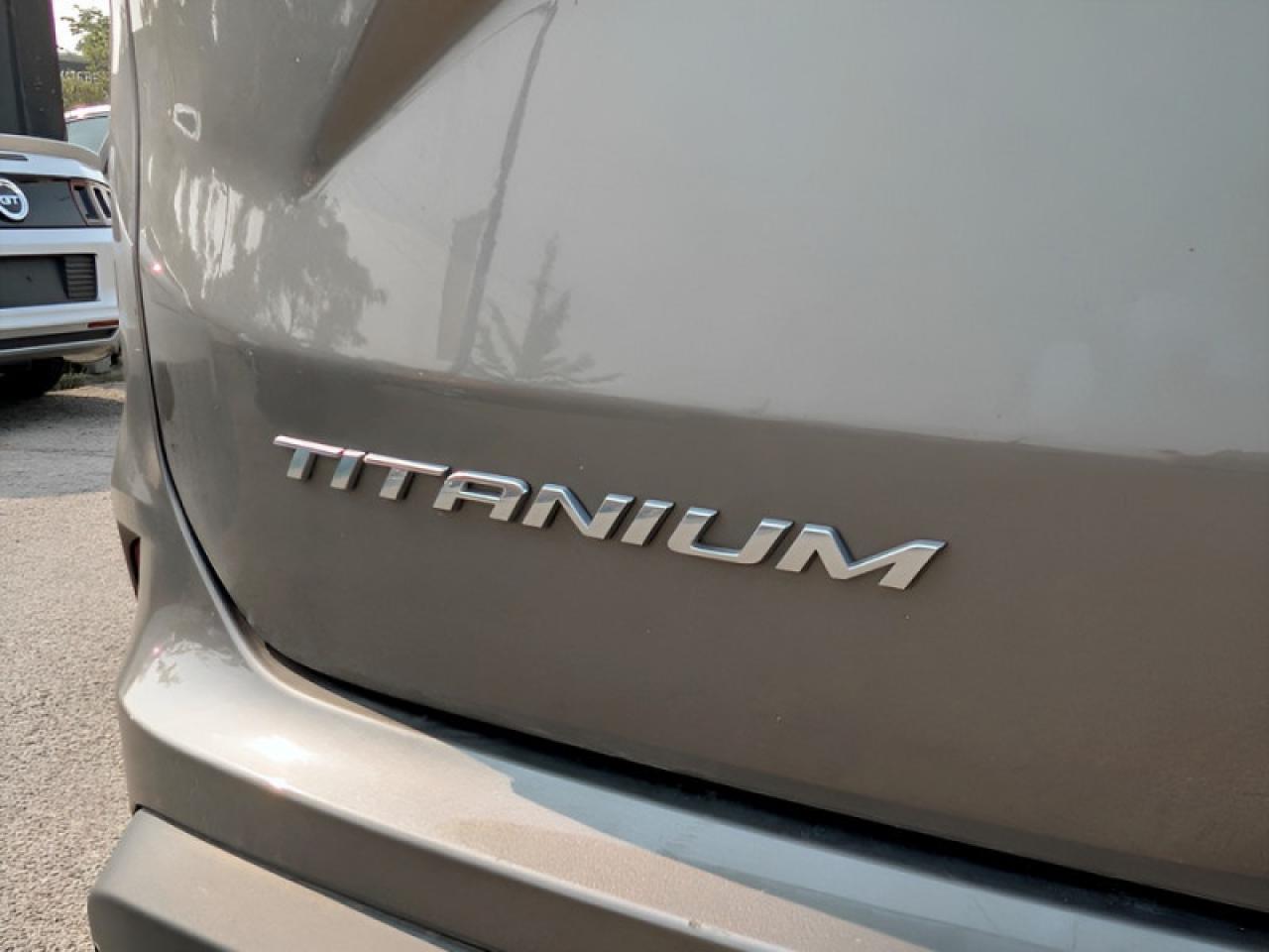 2021 Ford Edge Titanium  **CANADIAN TOURING PACKAGE** Photo