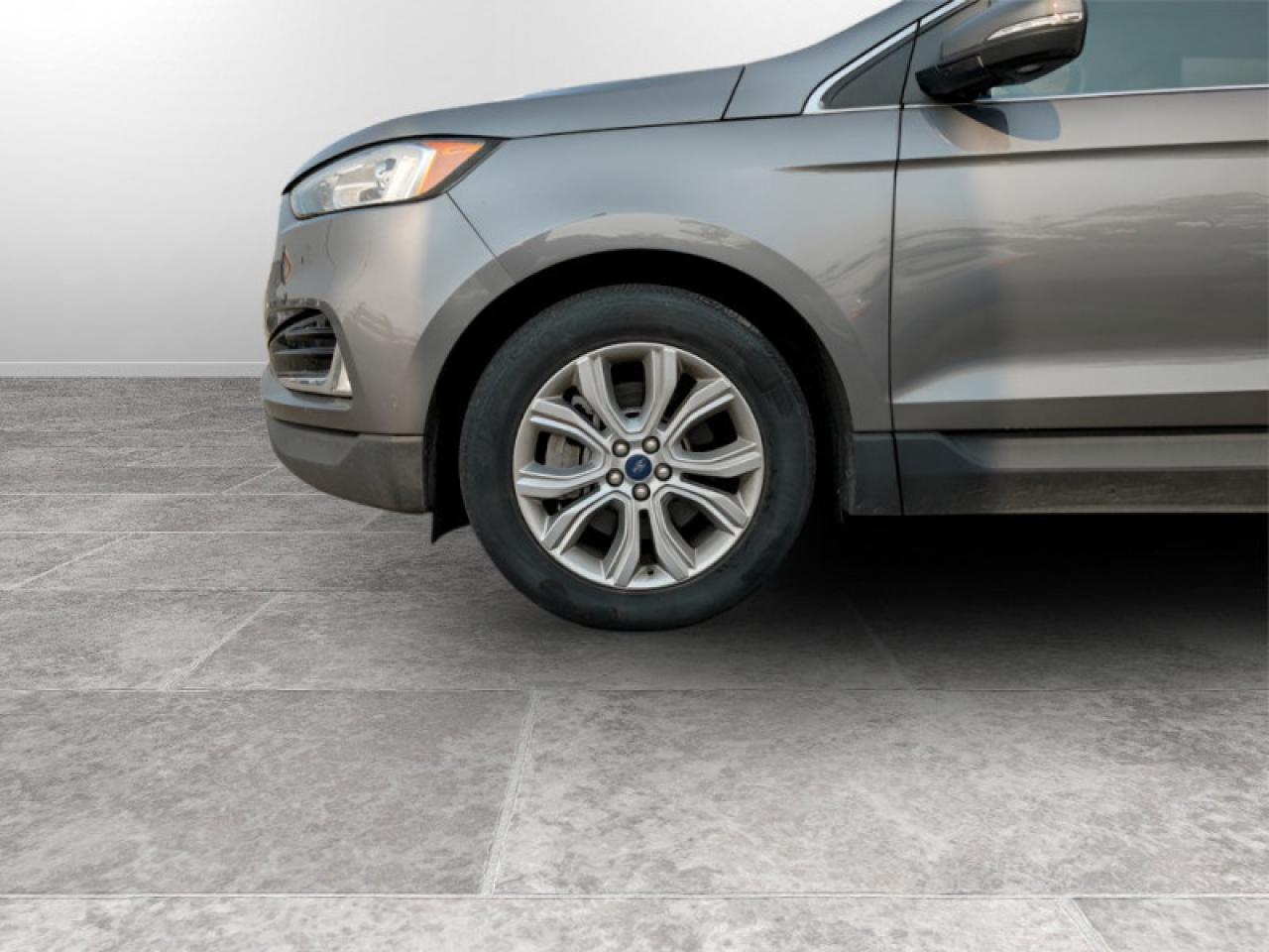 2021 Ford Edge Titanium  **CANADIAN TOURING PACKAGE** Photo