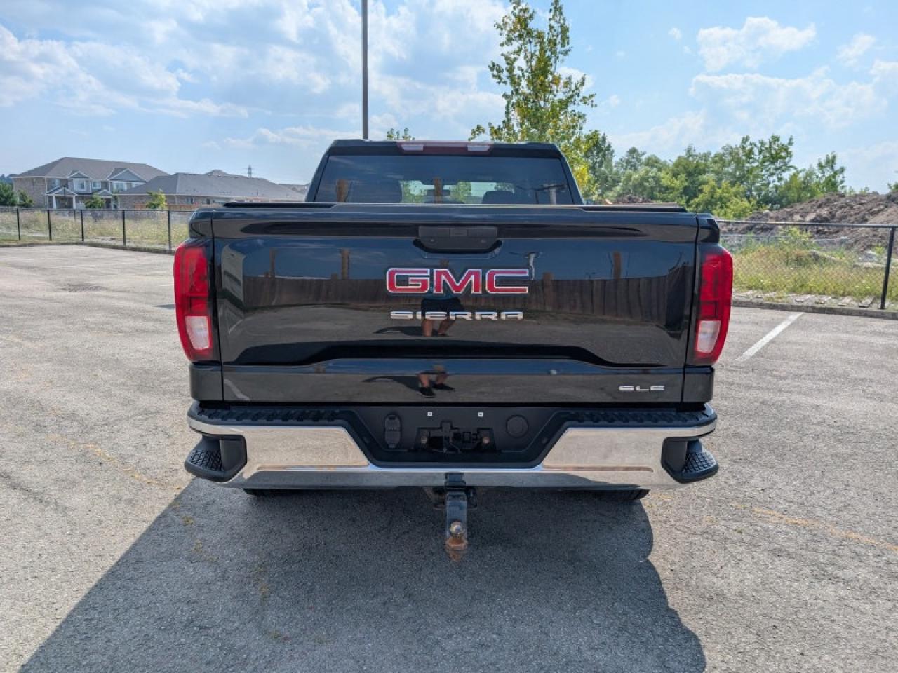 2019 GMC Sierra 1500 SLE  **LOW MILEAGE - 5.3L V8** Photo