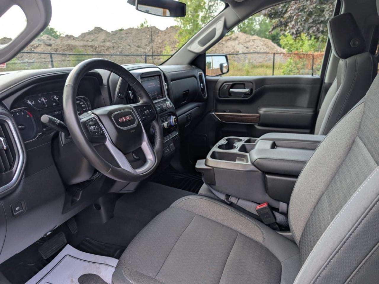 2019 GMC Sierra 1500 SLE  **LOW MILEAGE - 5.3L V8** Photo