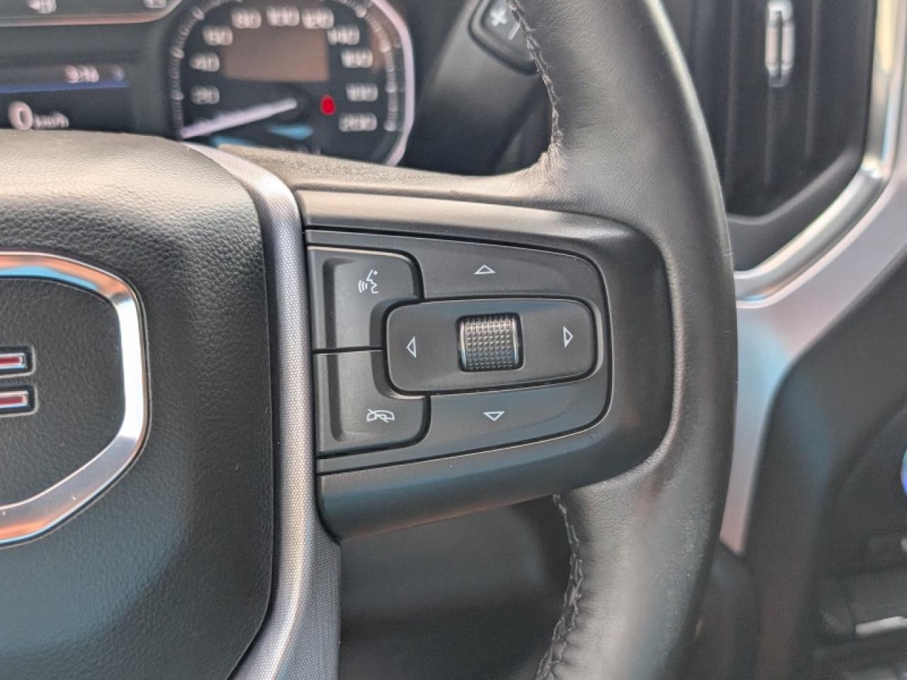 2019 GMC Sierra 1500 SLE  **LOW MILEAGE - 5.3L V8** Photo