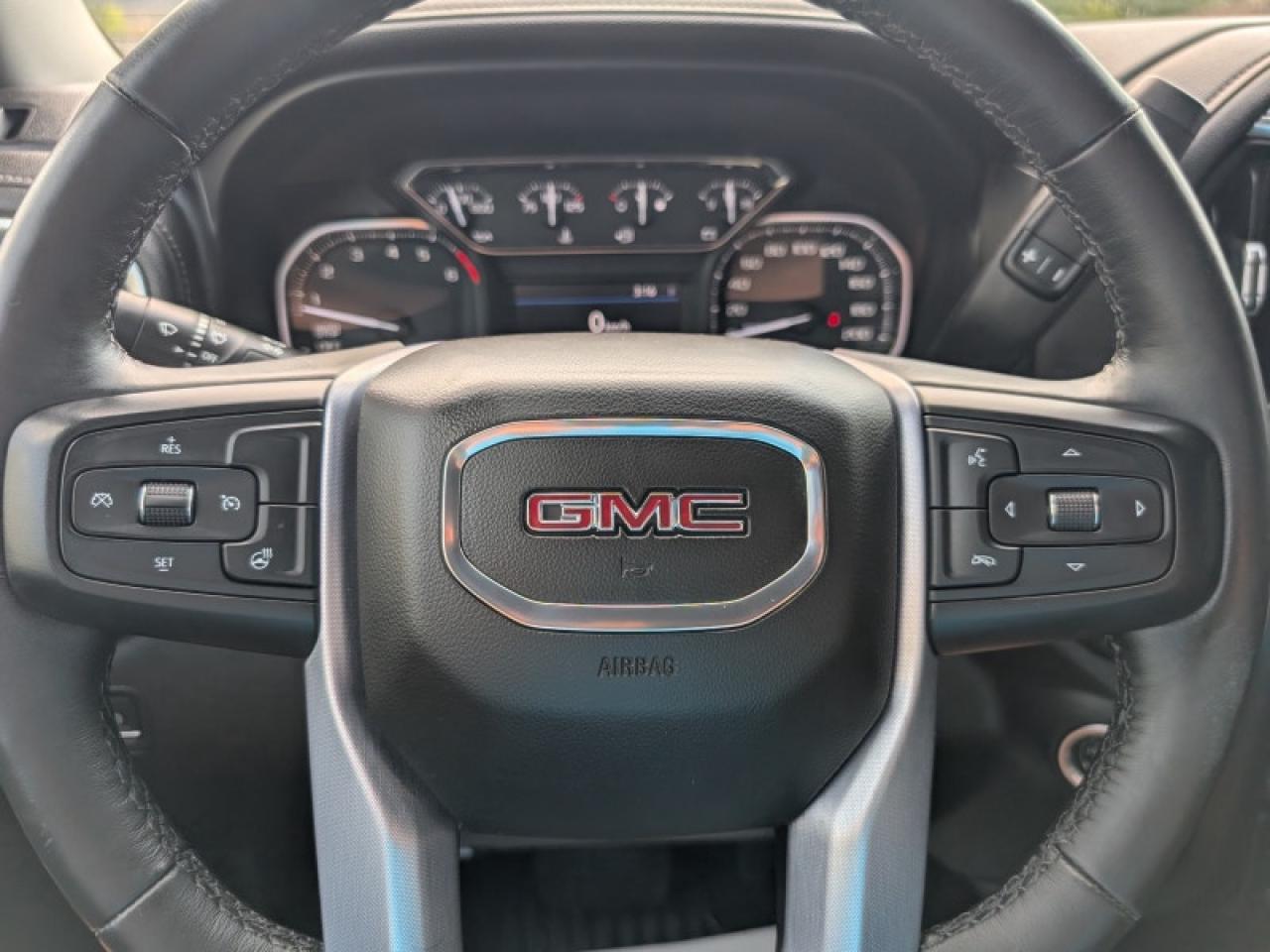 2019 GMC Sierra 1500 SLE  **LOW MILEAGE - 5.3L V8** Photo