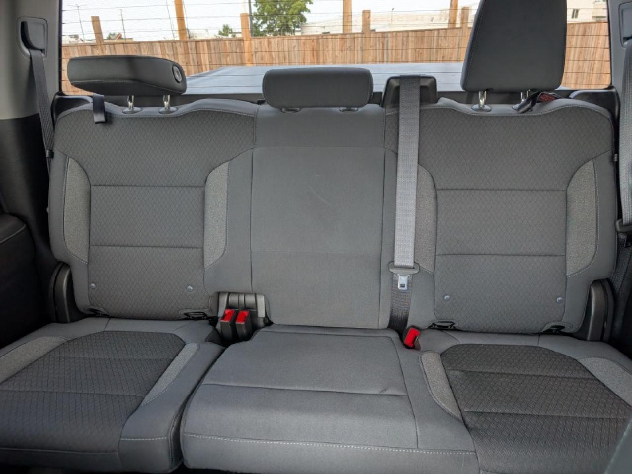 2019 GMC Sierra 1500 SLE  **LOW MILEAGE - 5.3L V8** Photo