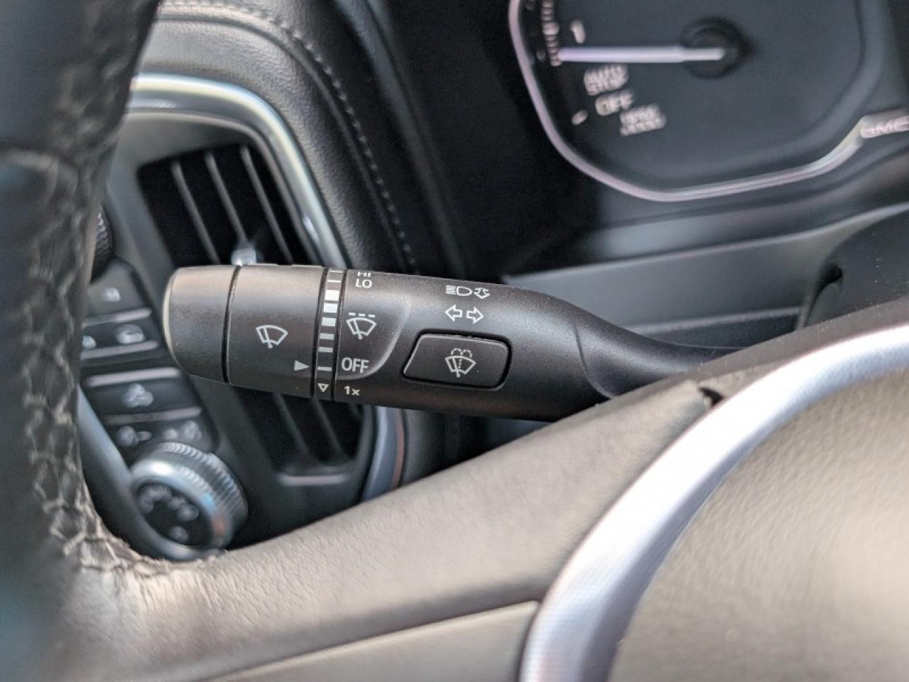 2019 GMC Sierra 1500 SLE  **LOW MILEAGE - 5.3L V8** Photo