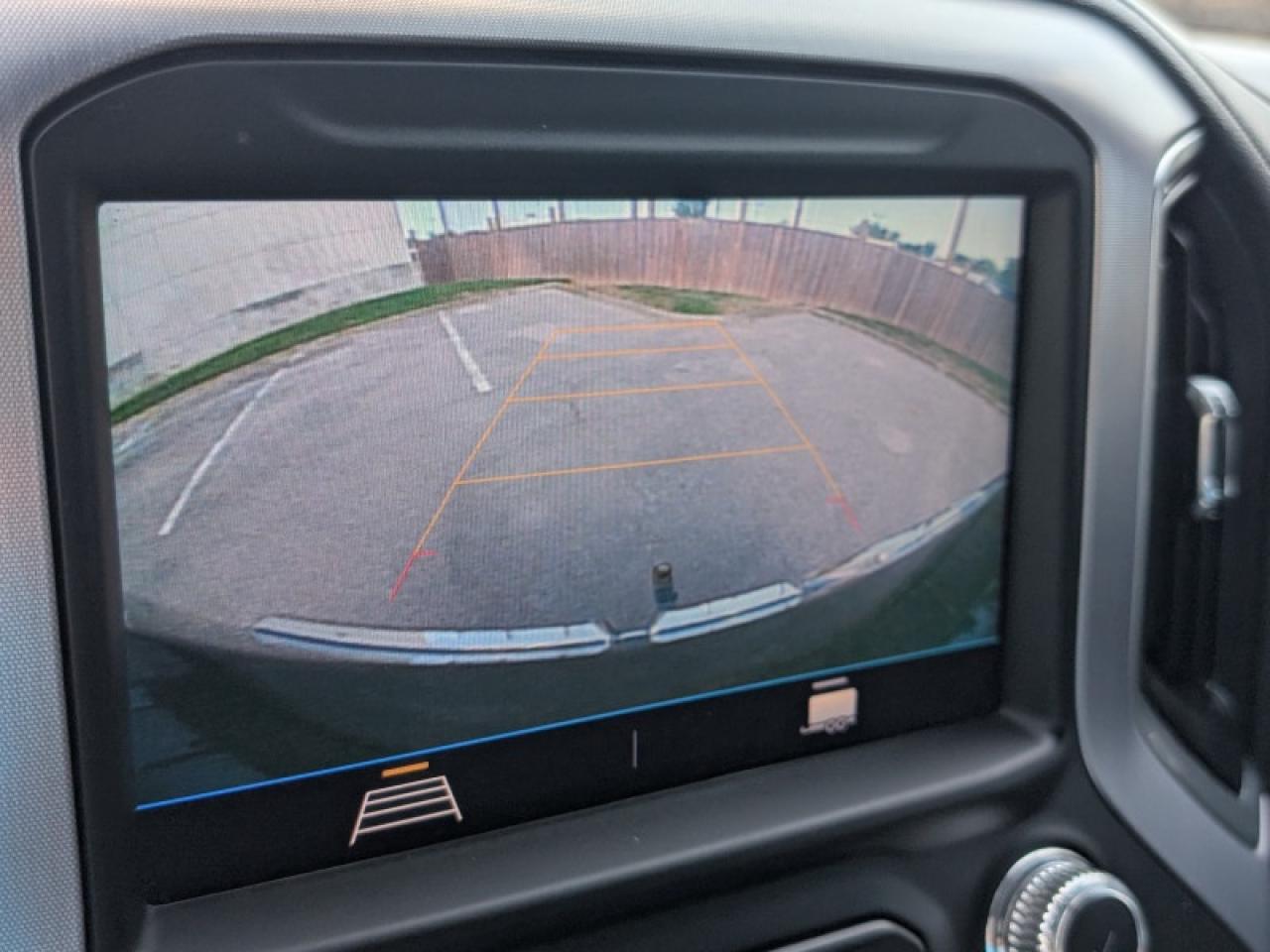 2019 GMC Sierra 1500 SLE  **LOW MILEAGE - 5.3L V8** Photo