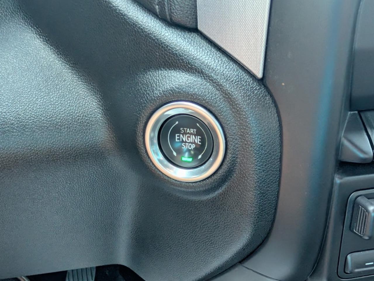 2019 GMC Sierra 1500 SLE  **LOW MILEAGE - 5.3L V8** Photo