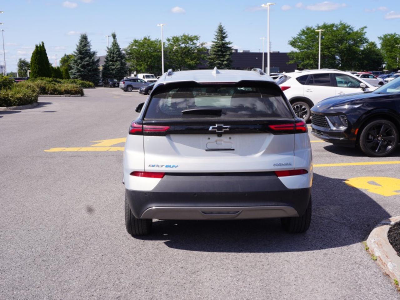 2022 Chevrolet Bolt EUV Premier  -  Fast Charging Photo4