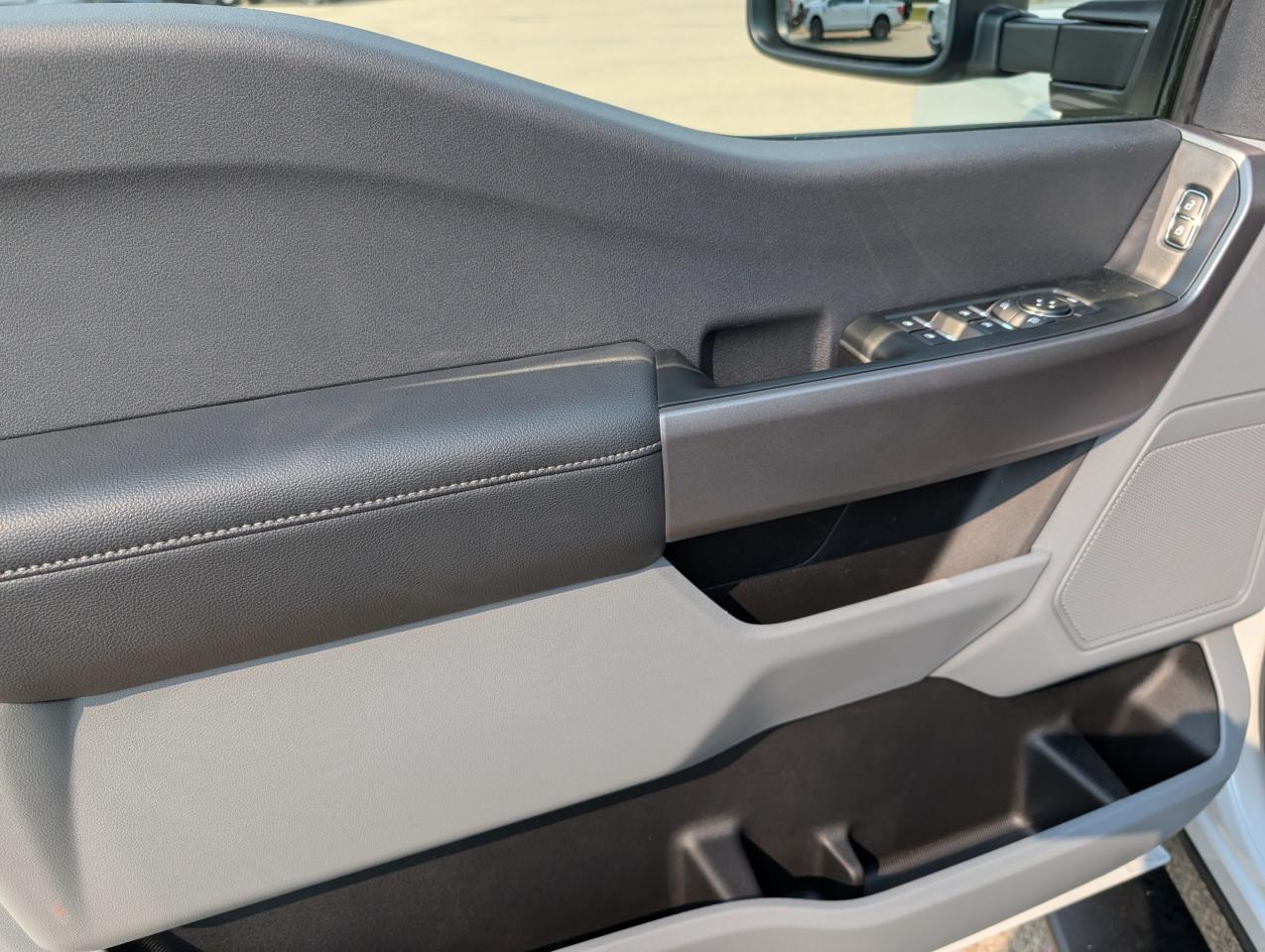 2025 Ford F-250 Super Duty SRW XL Photo5