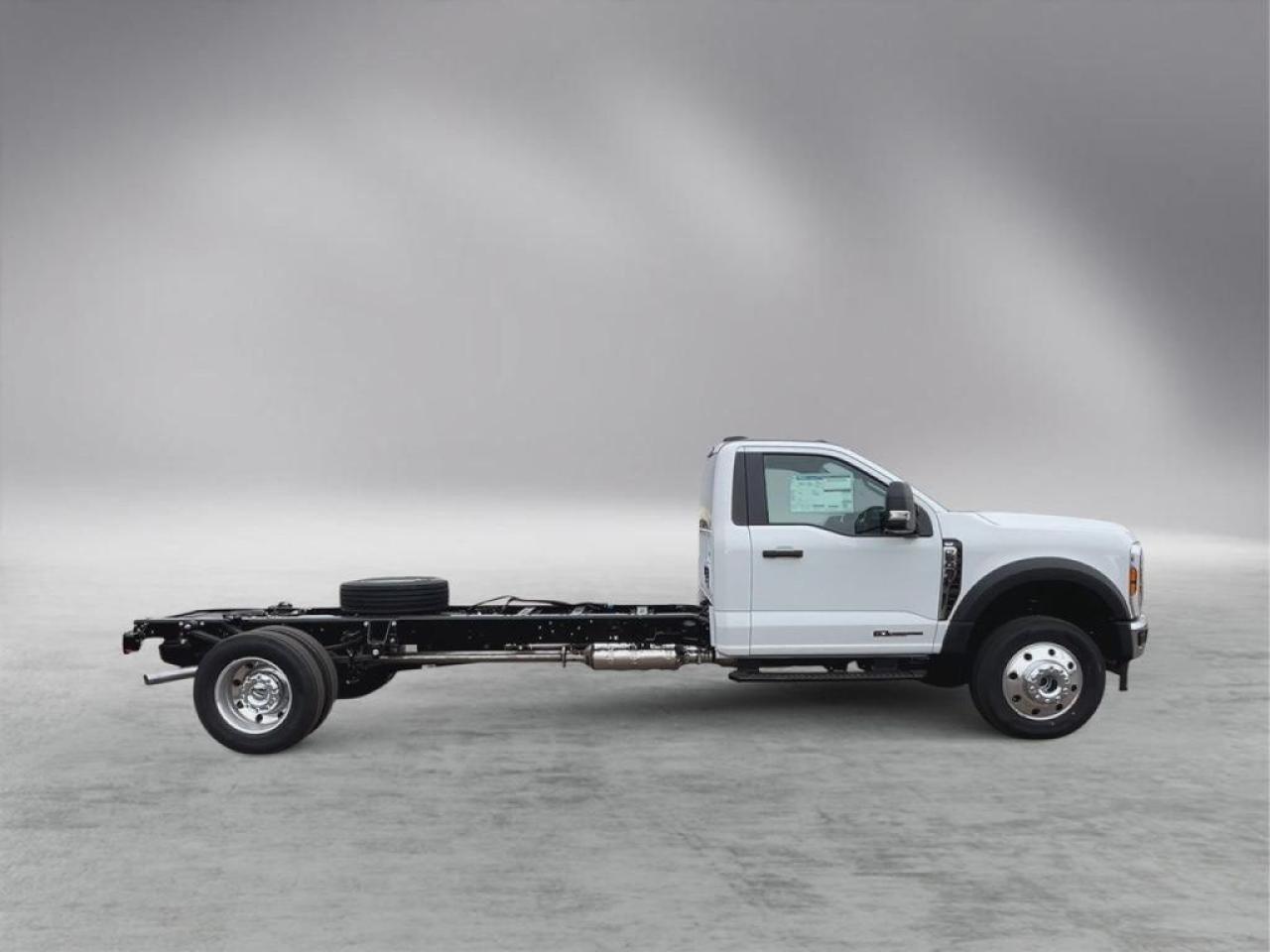 2024 Ford Super Duty F-600 DRW XLT 683A Photo3