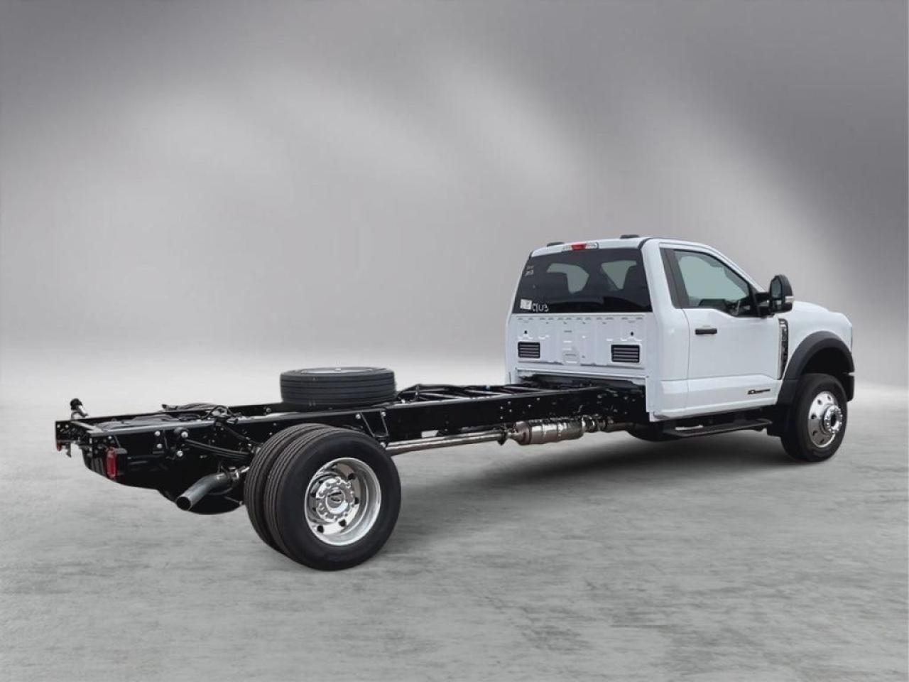 2024 Ford Super Duty F-600 DRW XLT 683A Photo2