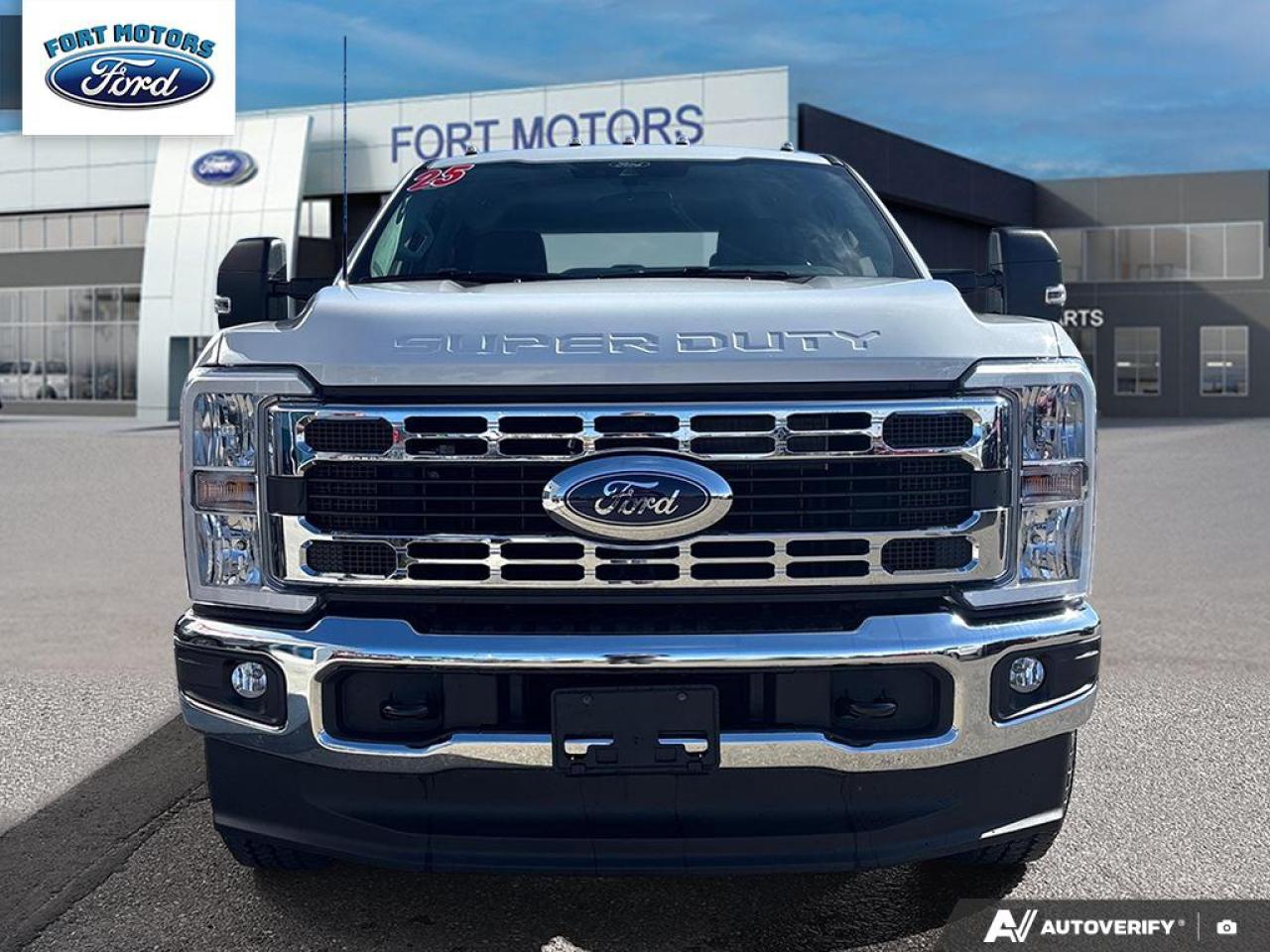 2025 Ford SUPER DUTY F-350 SRW Super Duty SRW XLT Photo