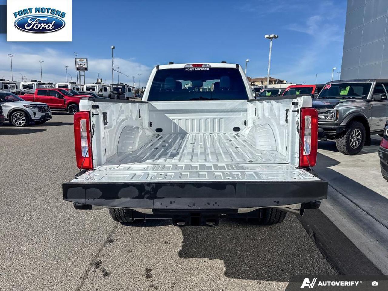 2025 Ford SUPER DUTY F-350 SRW Super Duty SRW XLT Photo5