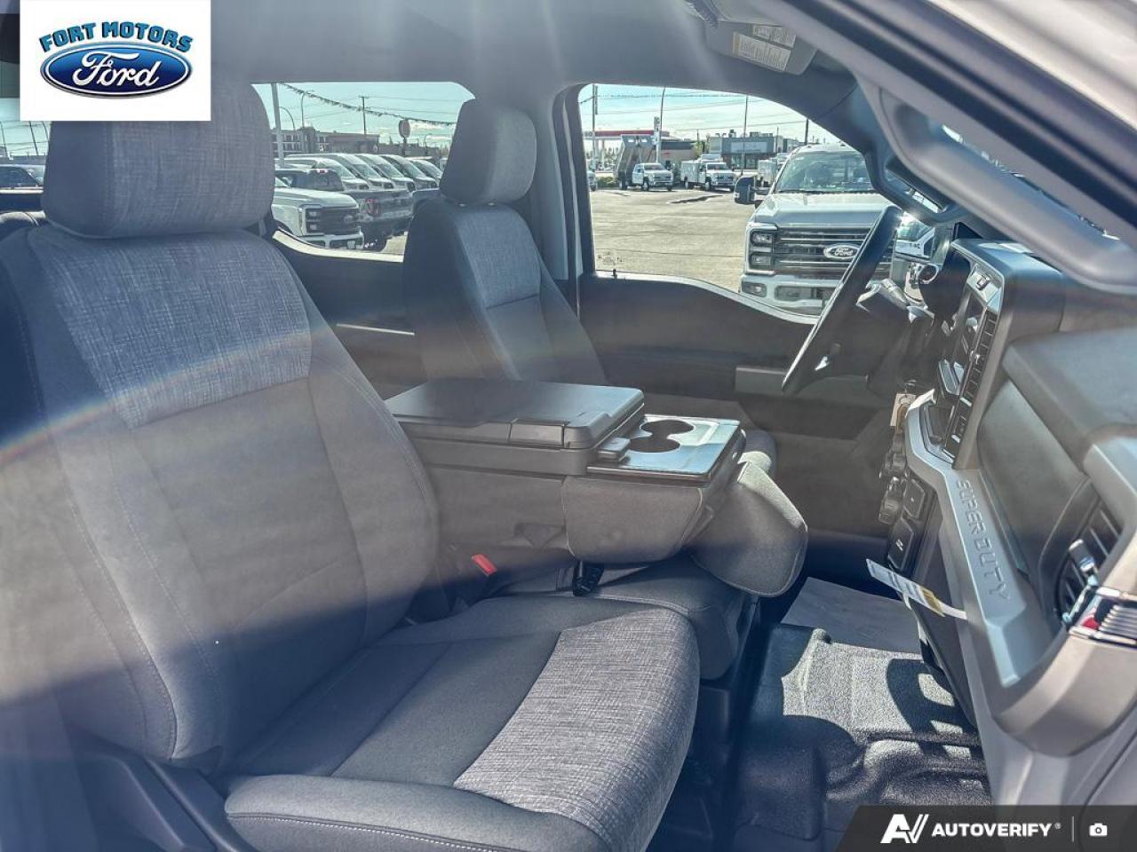 2025 Ford SUPER DUTY F-350 SRW Super Duty SRW XLT Photo5