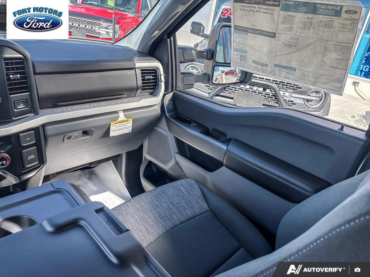 2025 Ford SUPER DUTY F-350 SRW Super Duty SRW XLT Photo5