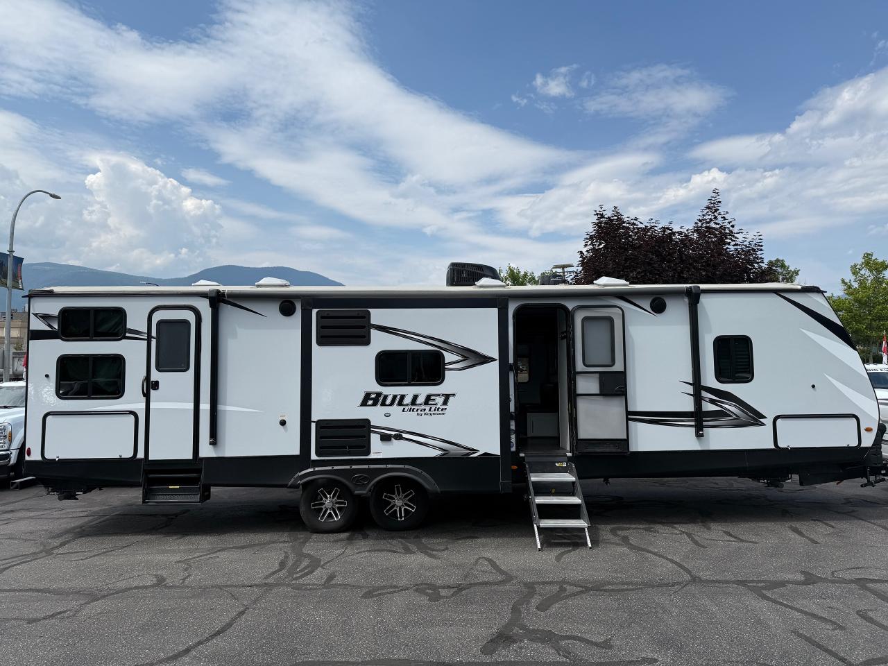 2021 Keystone BULLET 33BHS Photo4