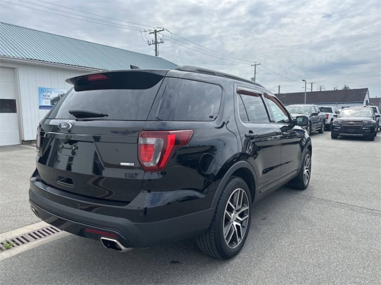 2017 Ford Explorer Sport  - Leather Seats -  Cooled Seats Photo4