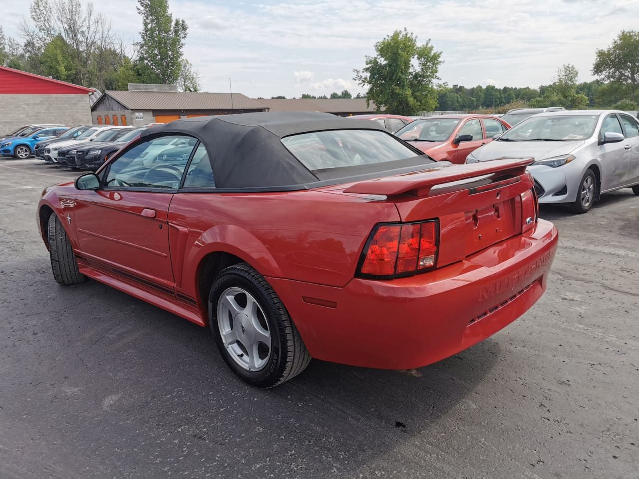 2001 Ford Mustang Deluxe - Photo #3