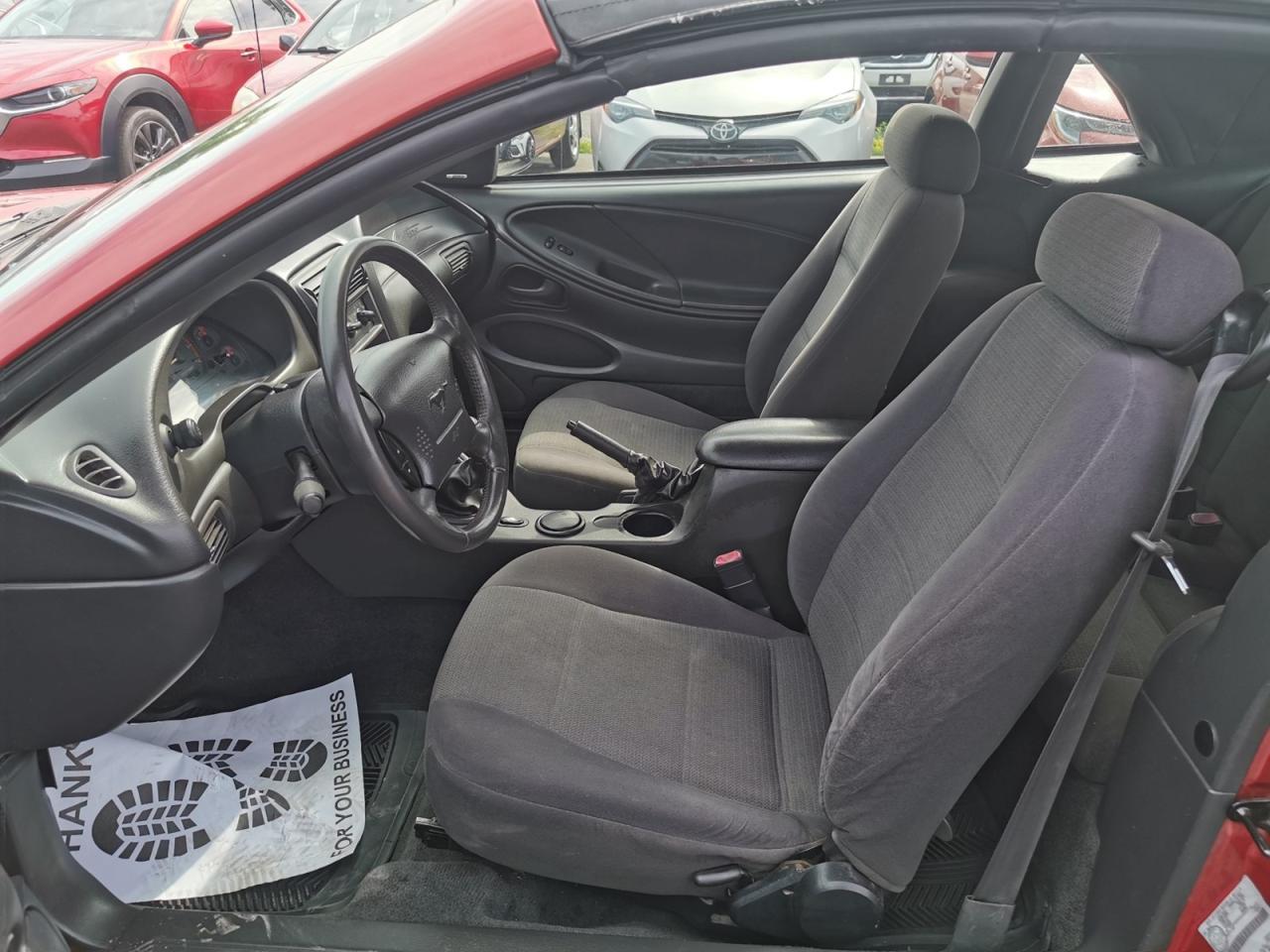 2001 Ford Mustang Deluxe - Photo #11