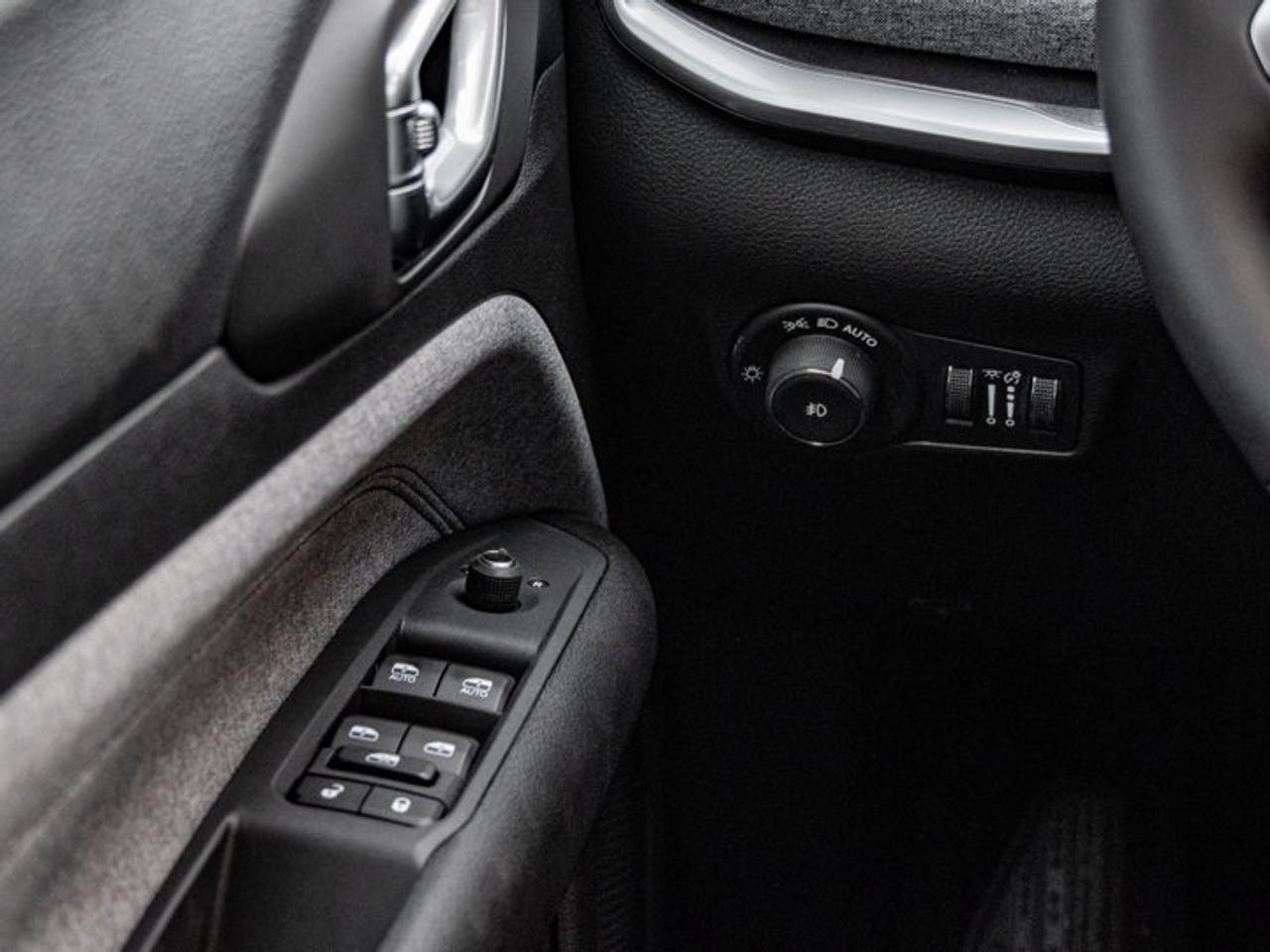 2026 Jeep Compass NORTH Photo
