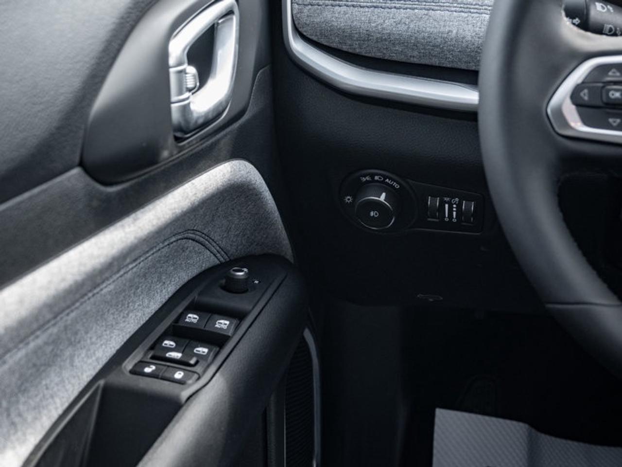 2026 Jeep Compass NORTH Photo