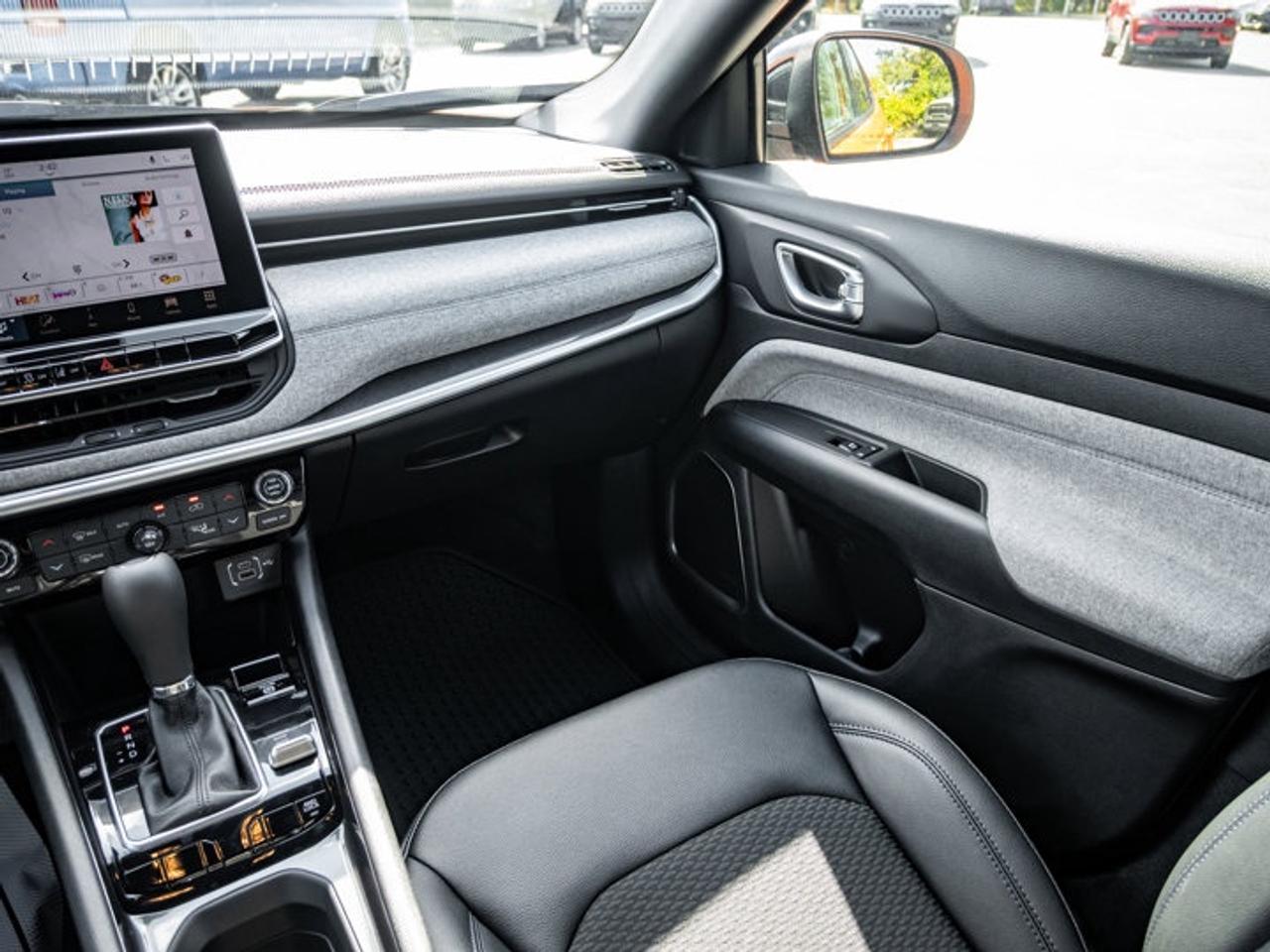 2026 Jeep Compass NORTH Photo