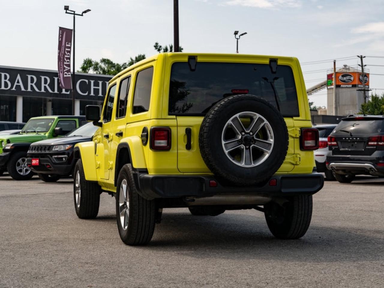 2023 Jeep Wrangler Sahara Photo4