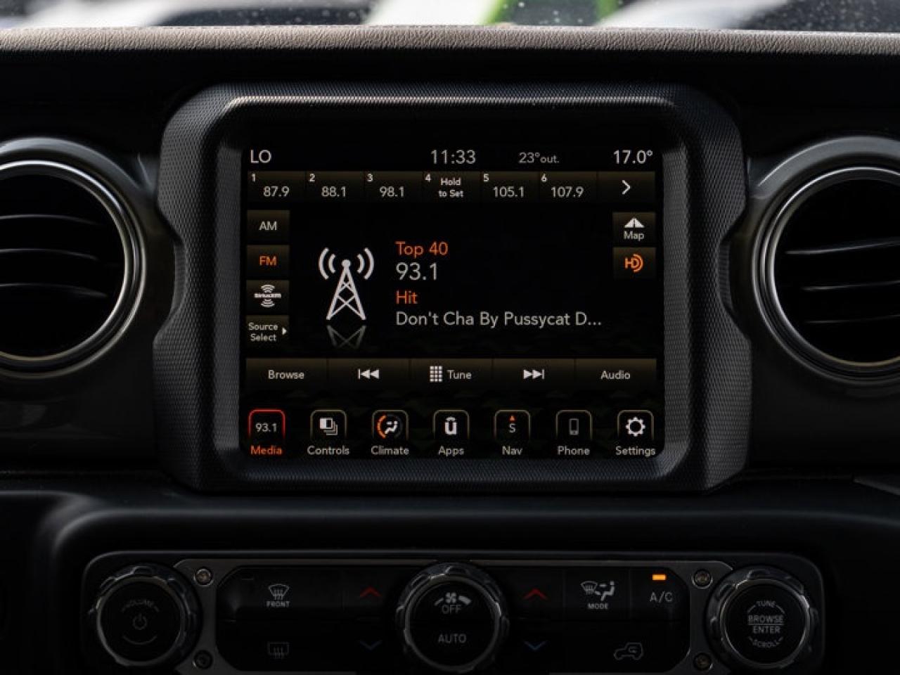 2023 Jeep Wrangler Sahara Photo