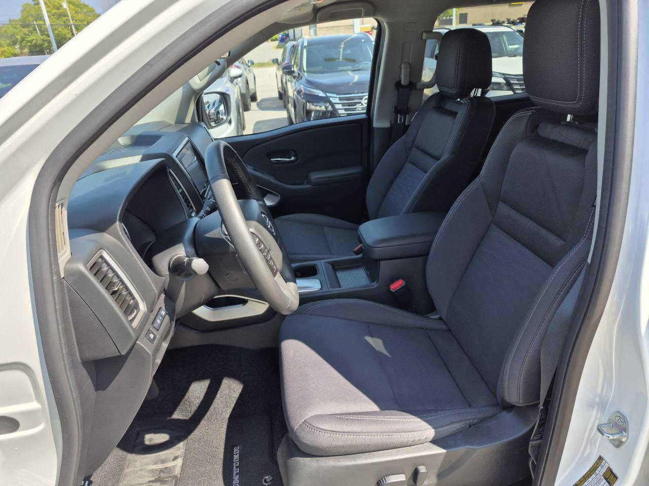 2024 Nissan Frontier SV Photo23