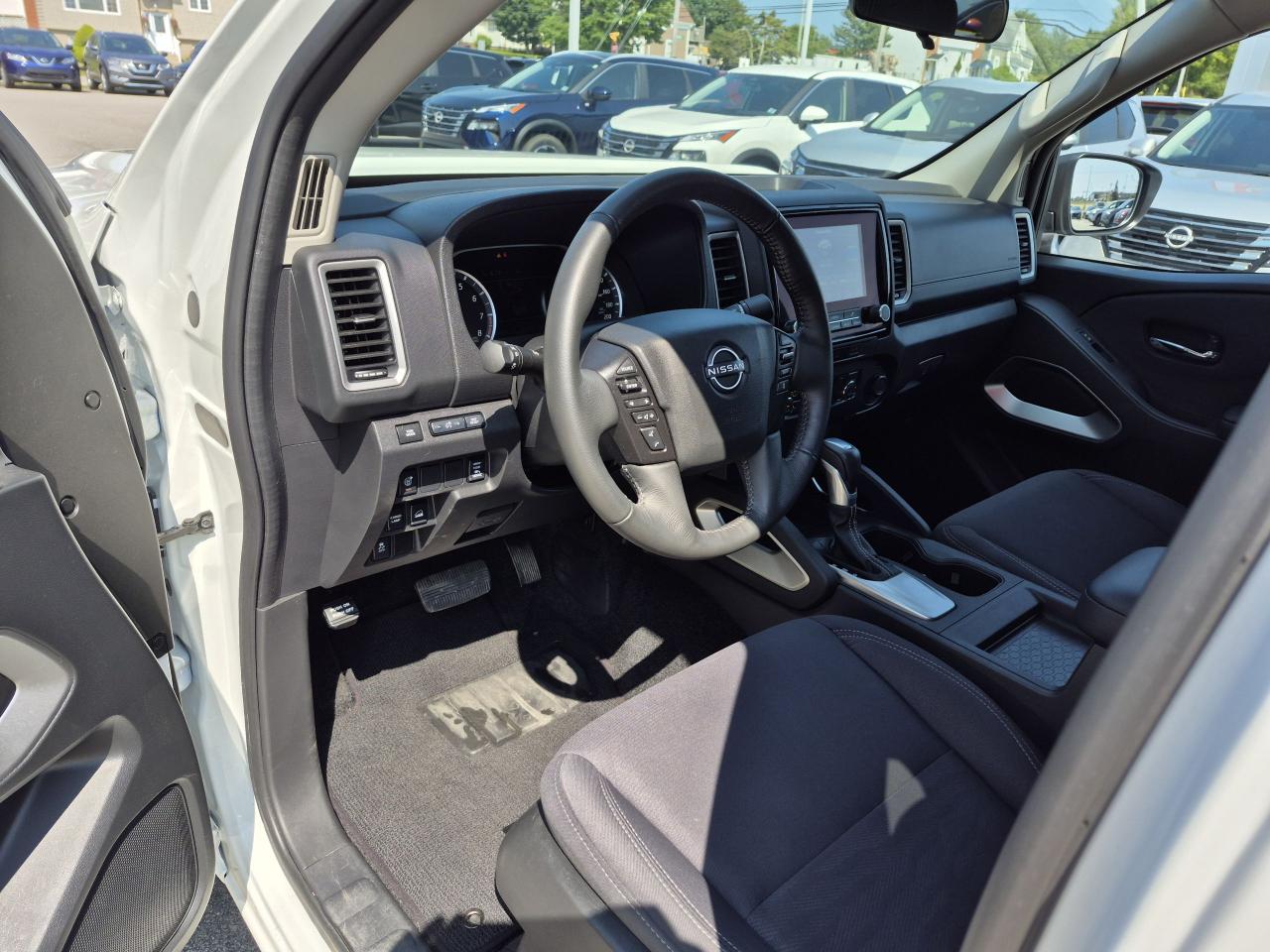 2024 Nissan Frontier SV Photo22