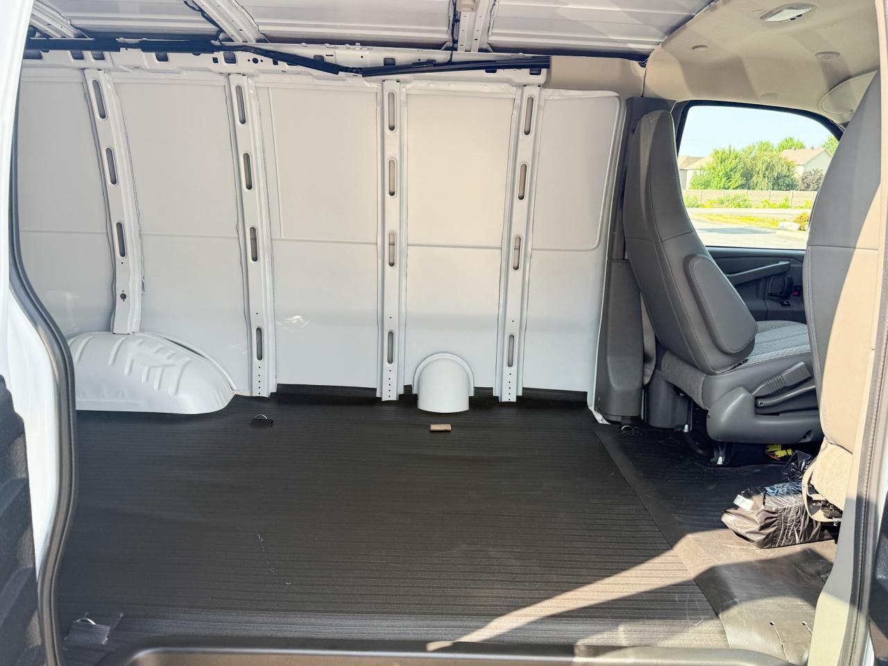 2025 Chevrolet Express 2500 Work Van 4.3L V6 WITH REMOTE ENTRY, CRUISE CONTROL, REAR VISION CAMERA, BLUETOOTH Photo