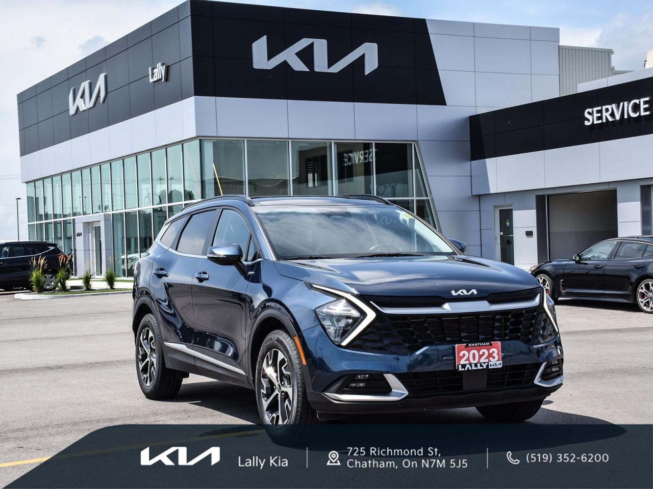 Used 2023 Kia Sportage EX New Arrival | Clean CarFax | AWD | Leather | Roof | Nav for sale in Chatham, ON
