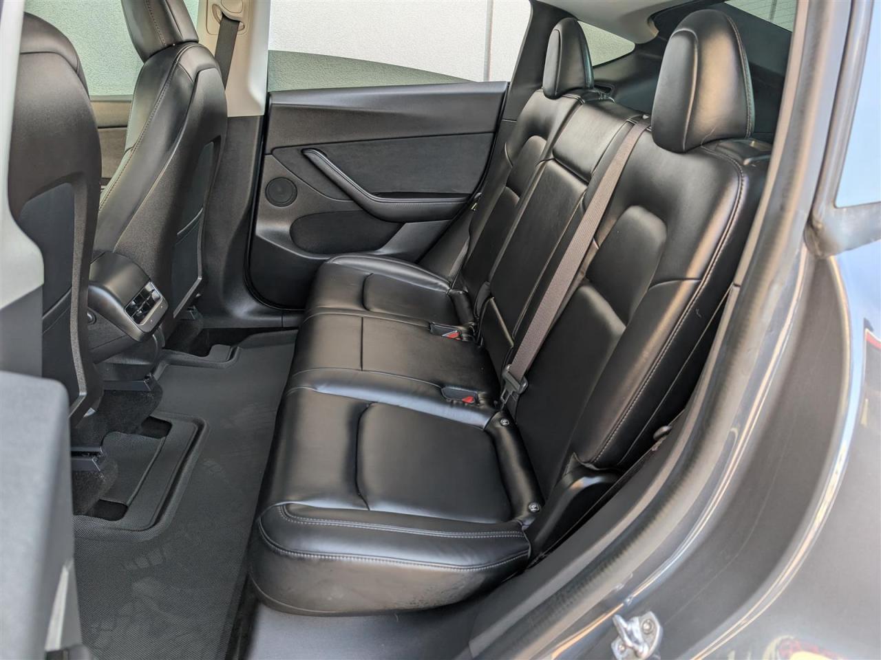 2020 Tesla Model Y LONG RANGE AWD - DUAL MOTOR