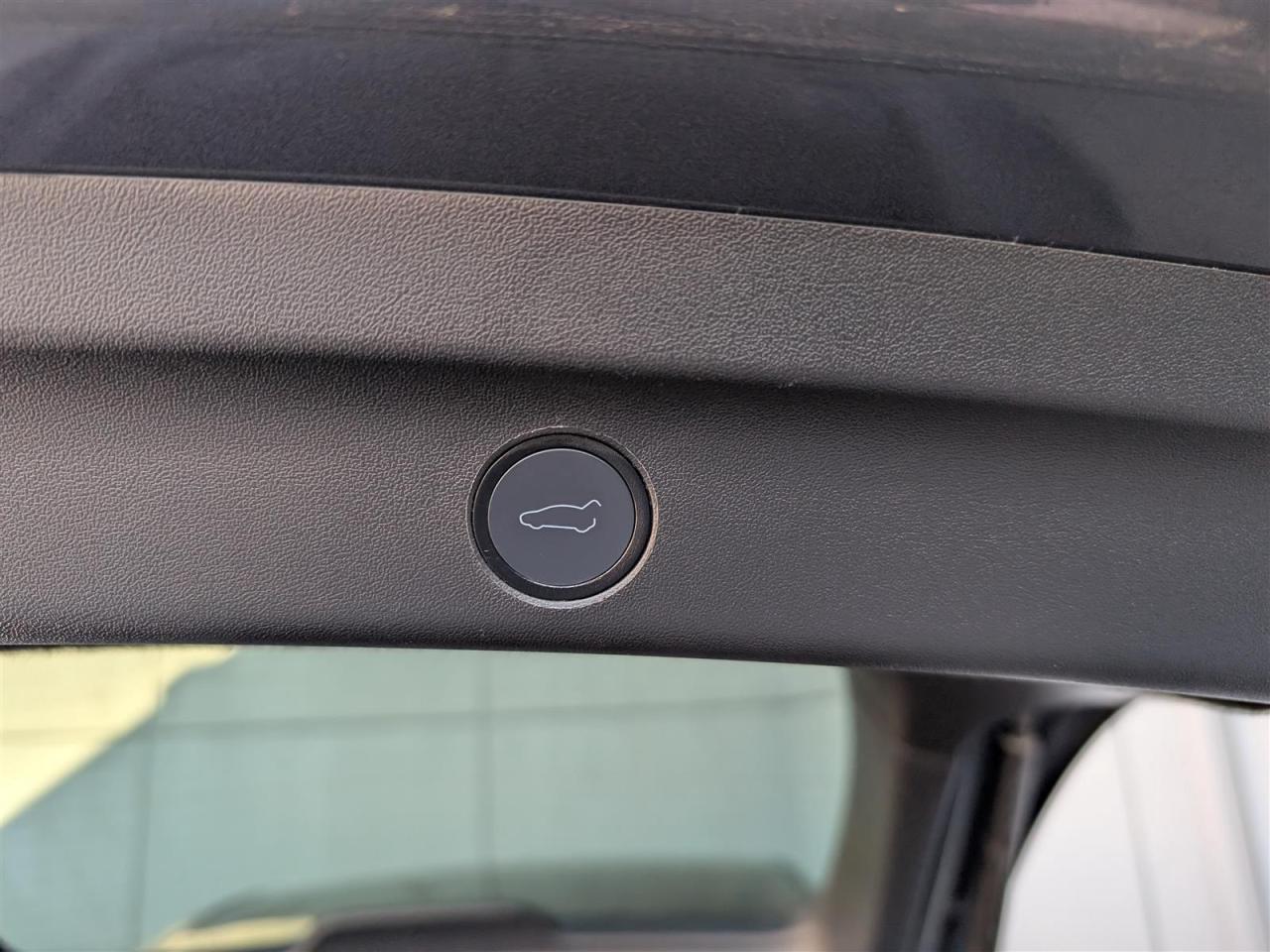 2020 Tesla Model Y LONG RANGE AWD - DUAL MOTOR